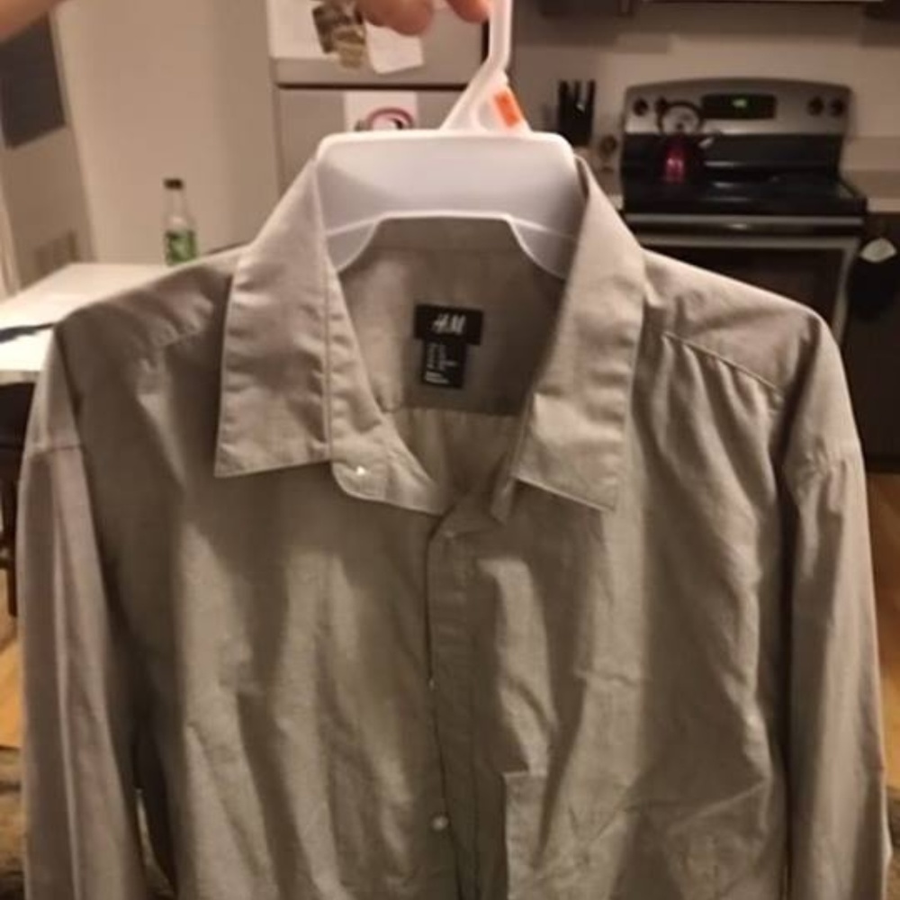 H&M gray button down shirt